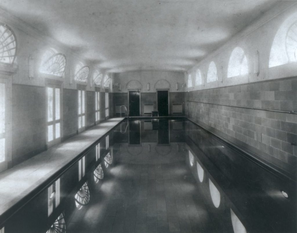 FDR's swimming pool (credit:
National Archives).