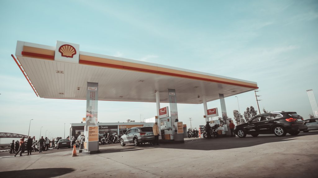 Shell gas station. Photo by Zakaria Zayane.